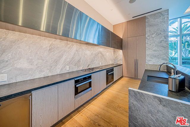 877 Francisco Street 806, Los Angeles, CA 90017