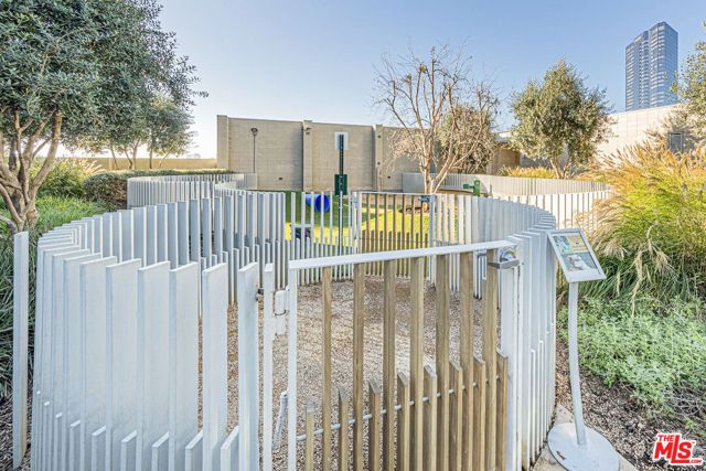 877 Francisco Street 806, Los Angeles, CA 90017