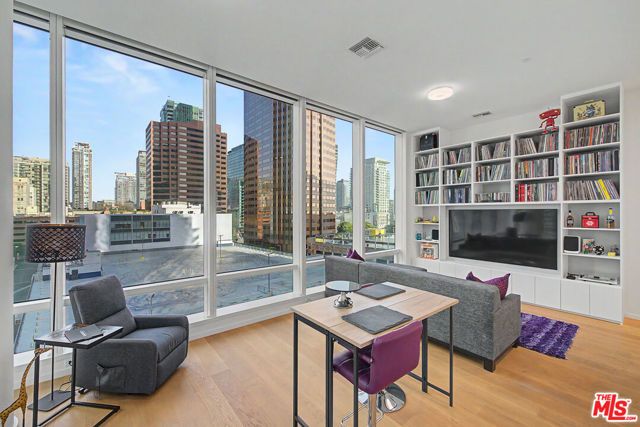 877 Francisco Street 806, Los Angeles, CA 90017