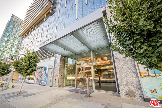 877 Francisco Street 806, Los Angeles, CA 90017