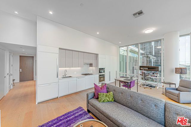 877 Francisco Street 806, Los Angeles, CA 90017