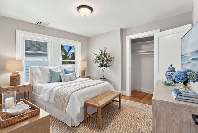18 Murphy Rd, Barnstable, MA 02601