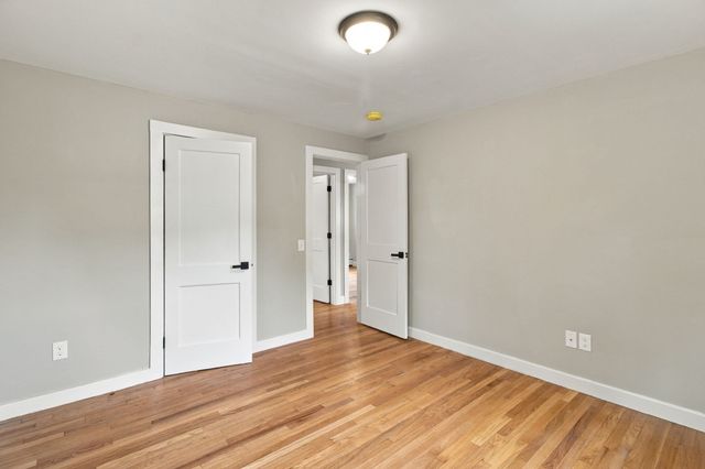 18 Murphy Rd, Barnstable, MA 02601