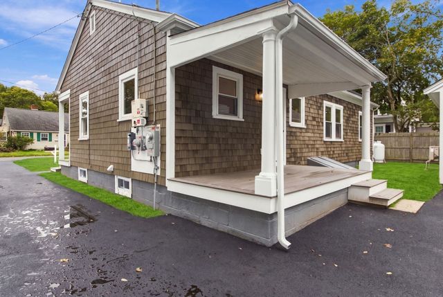 18 Murphy Rd, Barnstable, MA 02601