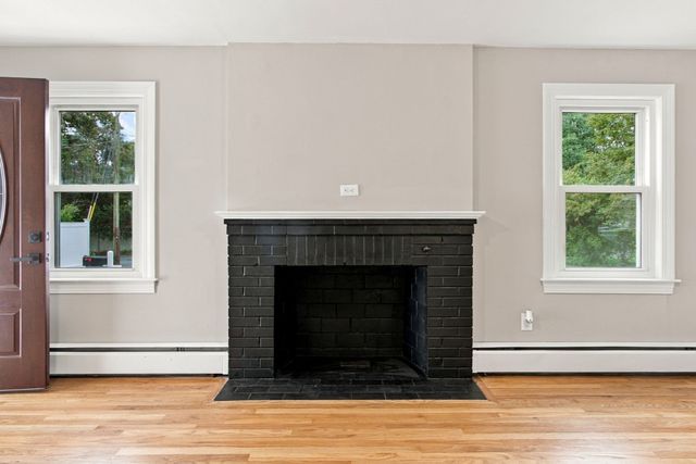 18 Murphy Rd, Barnstable, MA 02601