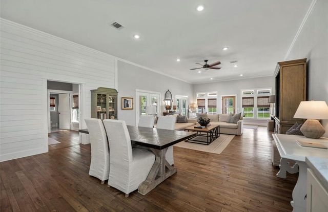 539 Elm ST, New Ulm, TX 78950