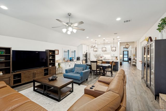 369 Eagle Ford Dr, Kyle, TX 78640