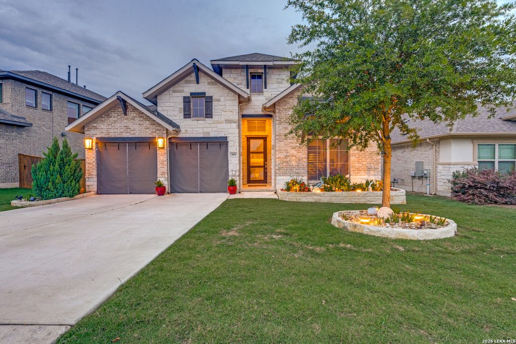 369 Eagle Ford Dr, Kyle, TX 78640