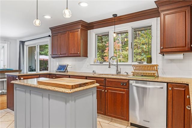 34 Highland Terrace, Scituate, RI 02857