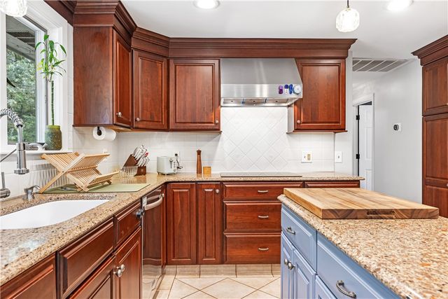 34 Highland Terrace, Scituate, RI 02857