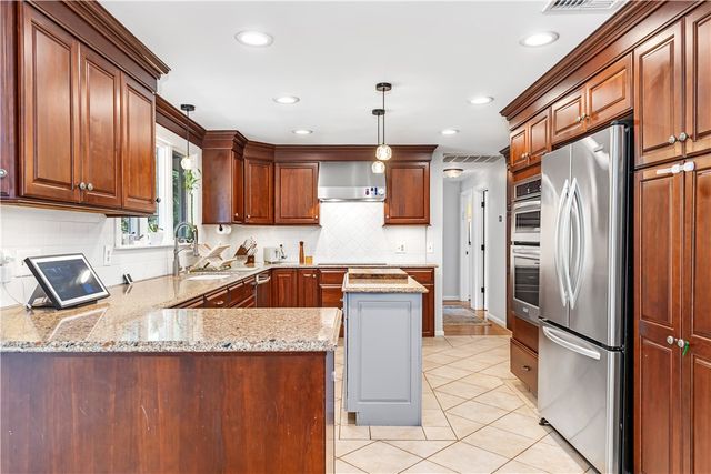 34 Highland Terrace, Scituate, RI 02857