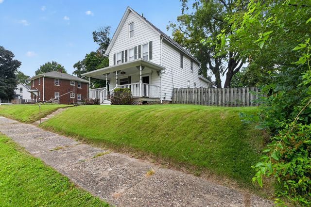 1535 13th Avenue, Moline, IL 61265