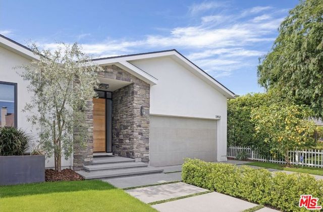 13932 Otsego Street, Sherman Oaks, CA 91423
