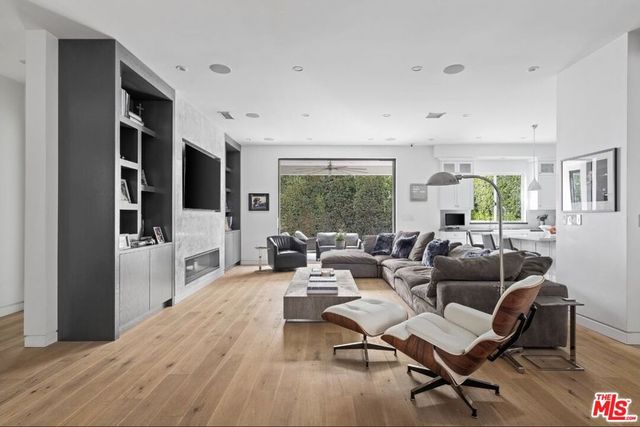 13932 Otsego Street, Sherman Oaks, CA 91423