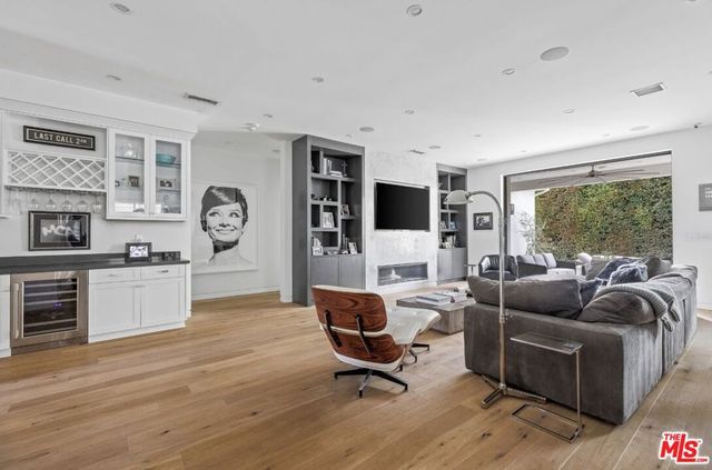 13932 Otsego Street, Sherman Oaks, CA 91423
