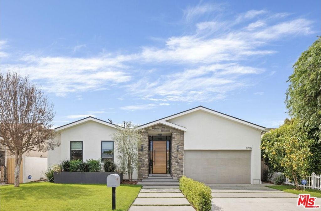 13932 Otsego Street, Sherman Oaks, CA 91423