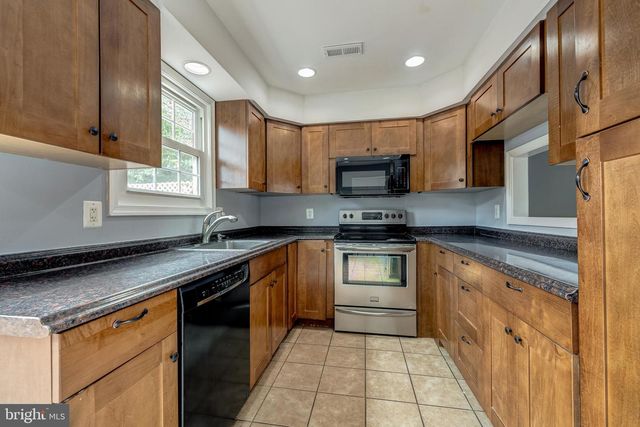 8593 BURLINGTON CT, Manassas, VA 20110