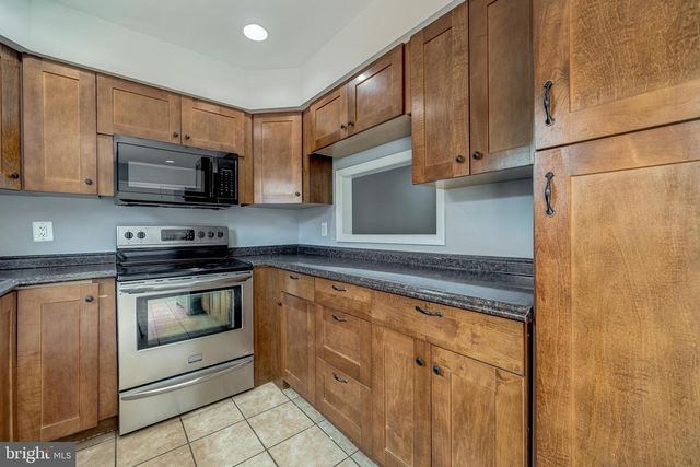 8593 BURLINGTON CT, Manassas, VA 20110