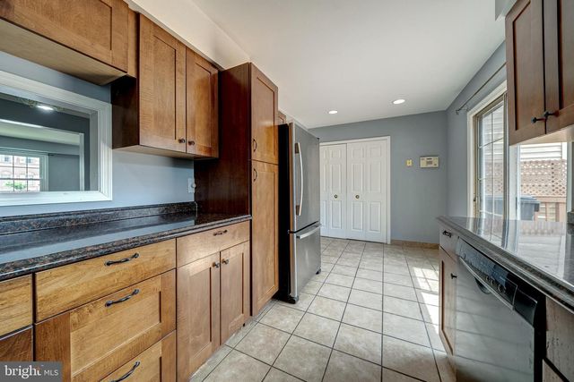 8593 BURLINGTON CT, Manassas, VA 20110