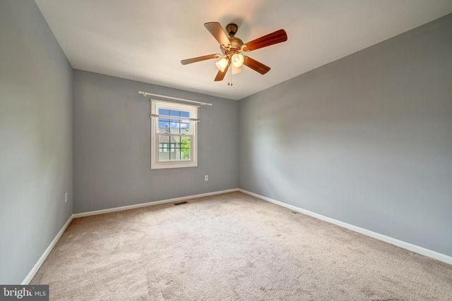 8593 BURLINGTON CT, Manassas, VA 20110