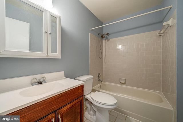 8593 BURLINGTON CT, Manassas, VA 20110