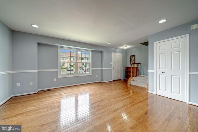 8593 BURLINGTON CT, Manassas, VA 20110