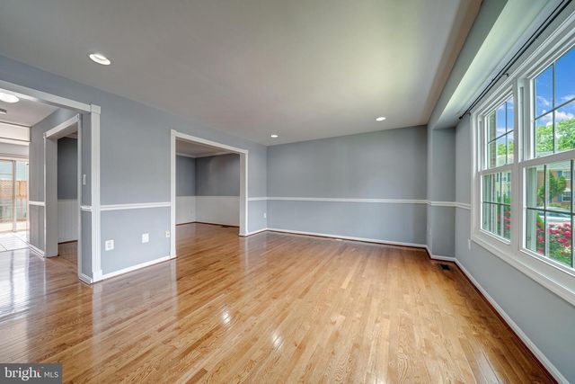 8593 BURLINGTON CT, Manassas, VA 20110