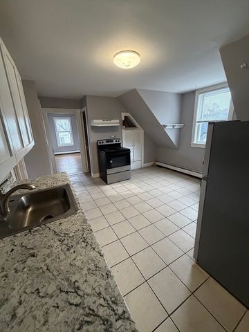 43 Adams St 3, Lynn, MA 01902