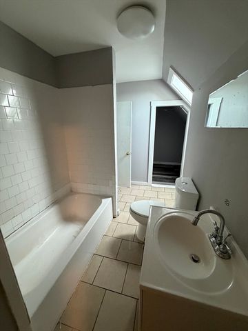 43 Adams St 3, Lynn, MA 01902