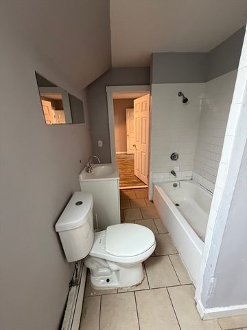 43 Adams St 3, Lynn, MA 01902