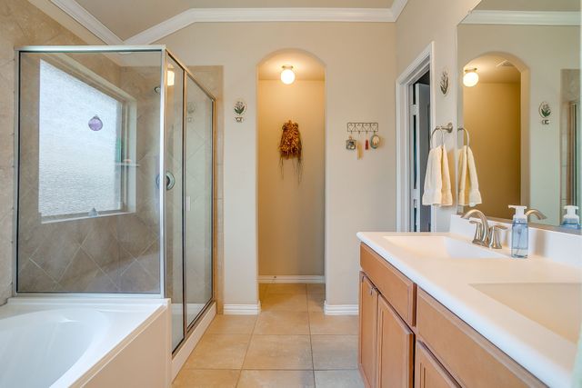 412 Blaze Court, Burleson, TX 76028