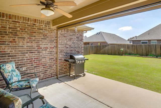 412 Blaze Court, Burleson, TX 76028