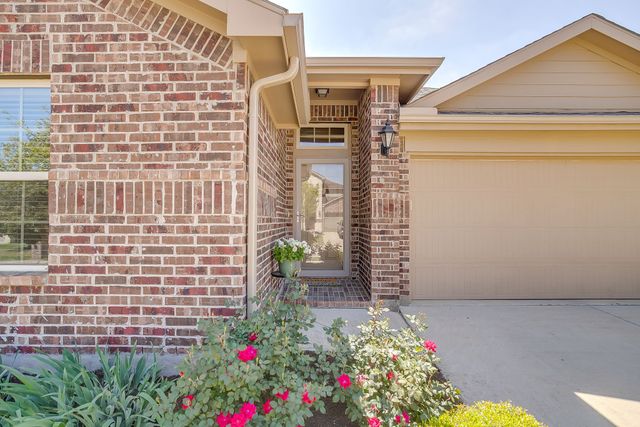 412 Blaze Court, Burleson, TX 76028