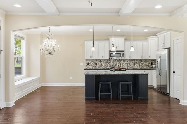 1007 Avery Trace Cir, Hendersonville, TN 37075