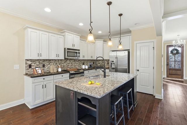 1007 Avery Trace Cir, Hendersonville, TN 37075