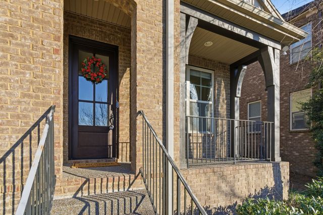 1007 Avery Trace Cir, Hendersonville, TN 37075