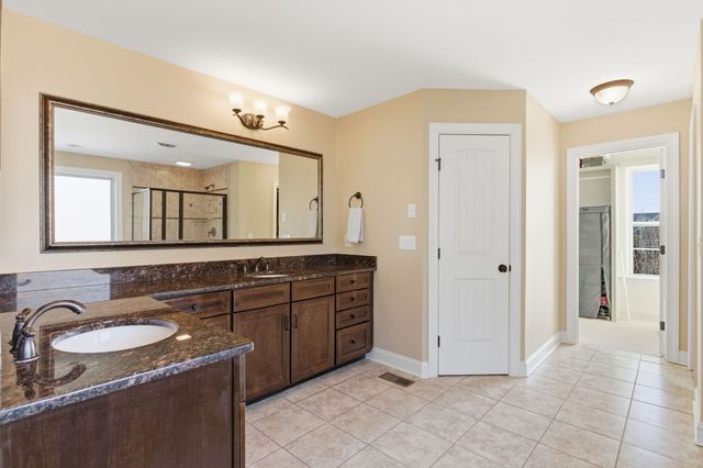 1007 Avery Trace Cir, Hendersonville, TN 37075