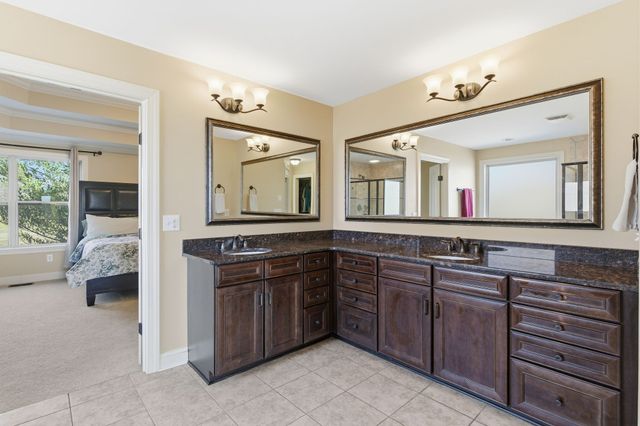 1007 Avery Trace Cir, Hendersonville, TN 37075