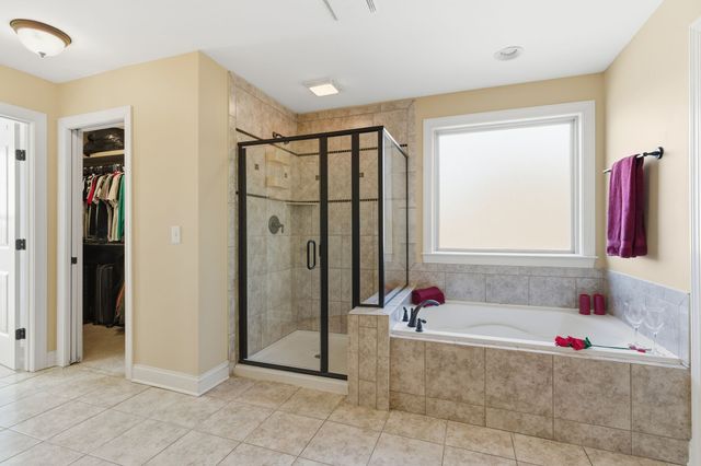 1007 Avery Trace Cir, Hendersonville, TN 37075