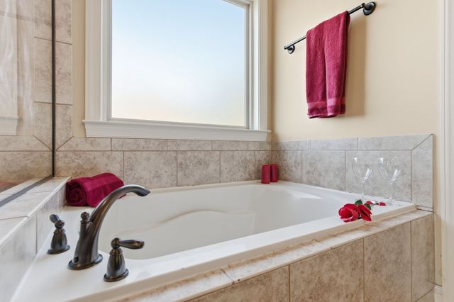 1007 Avery Trace Cir, Hendersonville, TN 37075