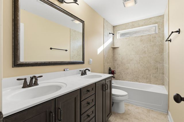 1007 Avery Trace Cir, Hendersonville, TN 37075