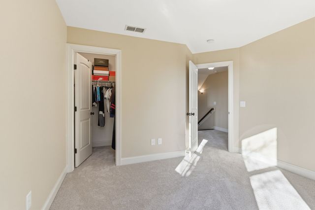 1007 Avery Trace Cir, Hendersonville, TN 37075