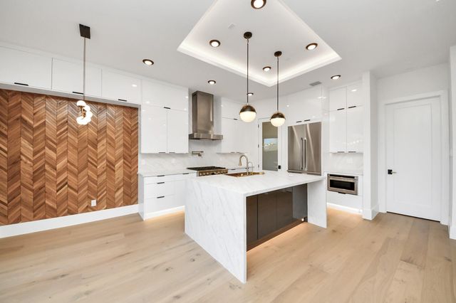 615 Rolling Oaks, Stafford, TX 77477