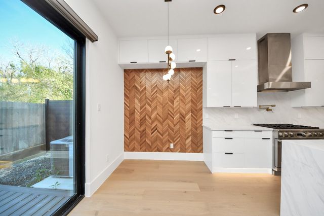 615 Rolling Oaks, Stafford, TX 77477