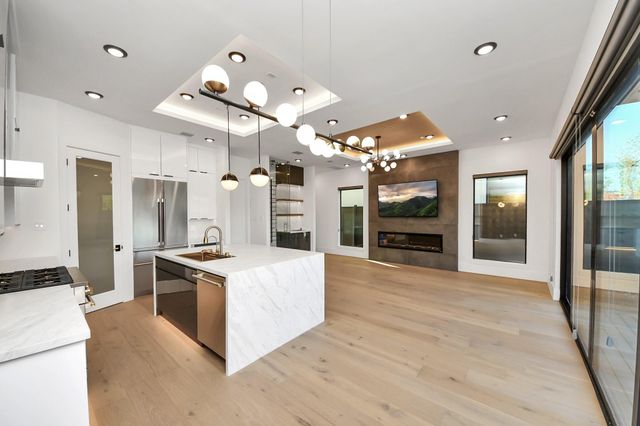 615 Rolling Oaks, Stafford, TX 77477