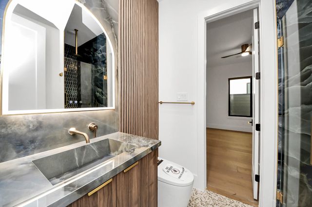 615 Rolling Oaks, Stafford, TX 77477