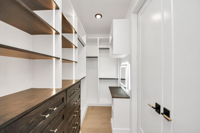 615 Rolling Oaks, Stafford, TX 77477