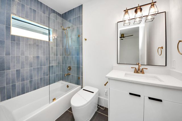 615 Rolling Oaks, Stafford, TX 77477