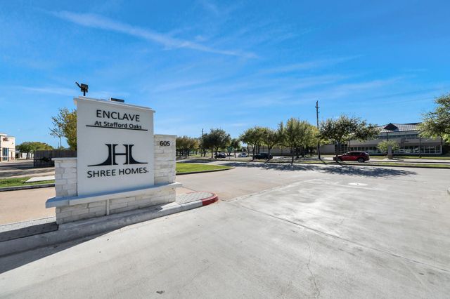 615 Rolling Oaks, Stafford, TX 77477