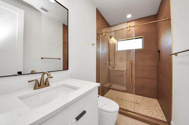 615 Rolling Oaks, Stafford, TX 77477